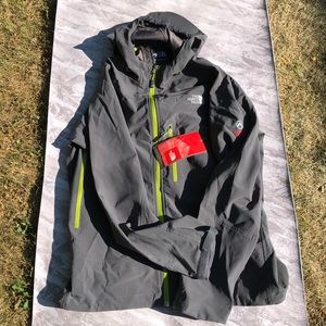 The North Face Men’s Summit Series Apex Jacket NWT